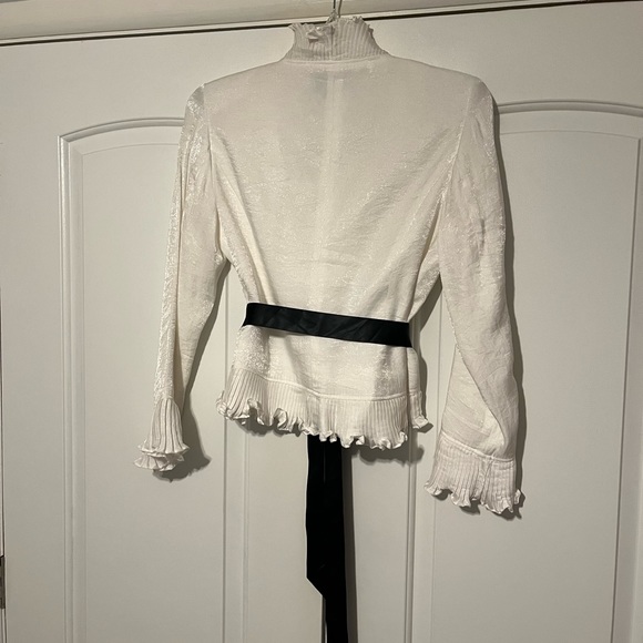 Adrianna Papell Evening Essentials White shimmering, lightweight jacket size 10 - Picture 2 of 11